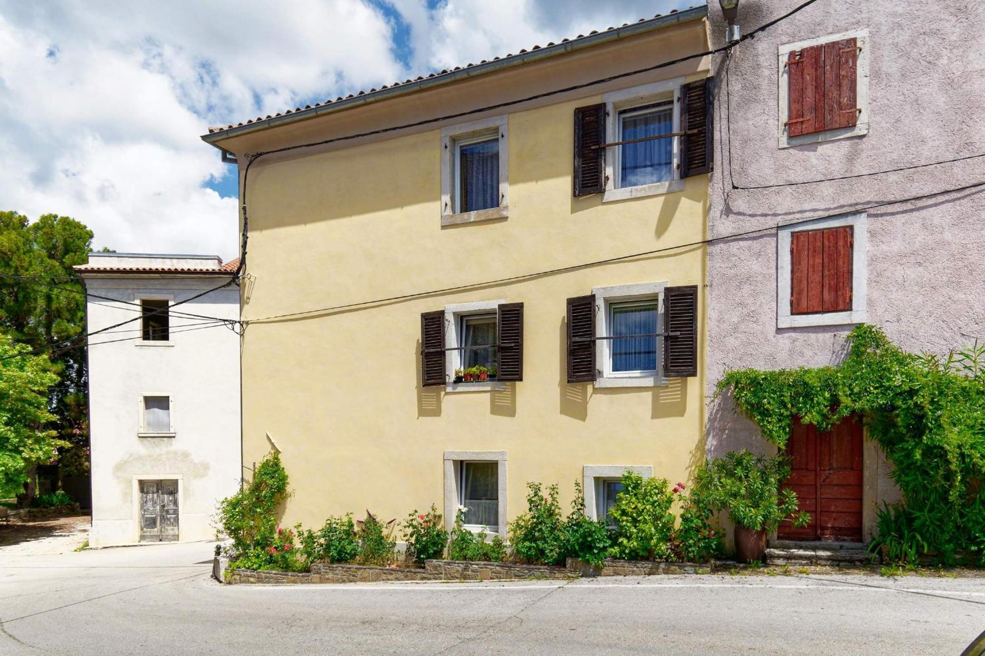 Apartments Viola By Rent Istria Momjan Exterior photo
